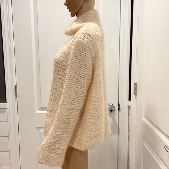 Eileen Fisher Italian yarn loose knit Womens  Boxy Sweater creamy size L - Picture 4 of 5